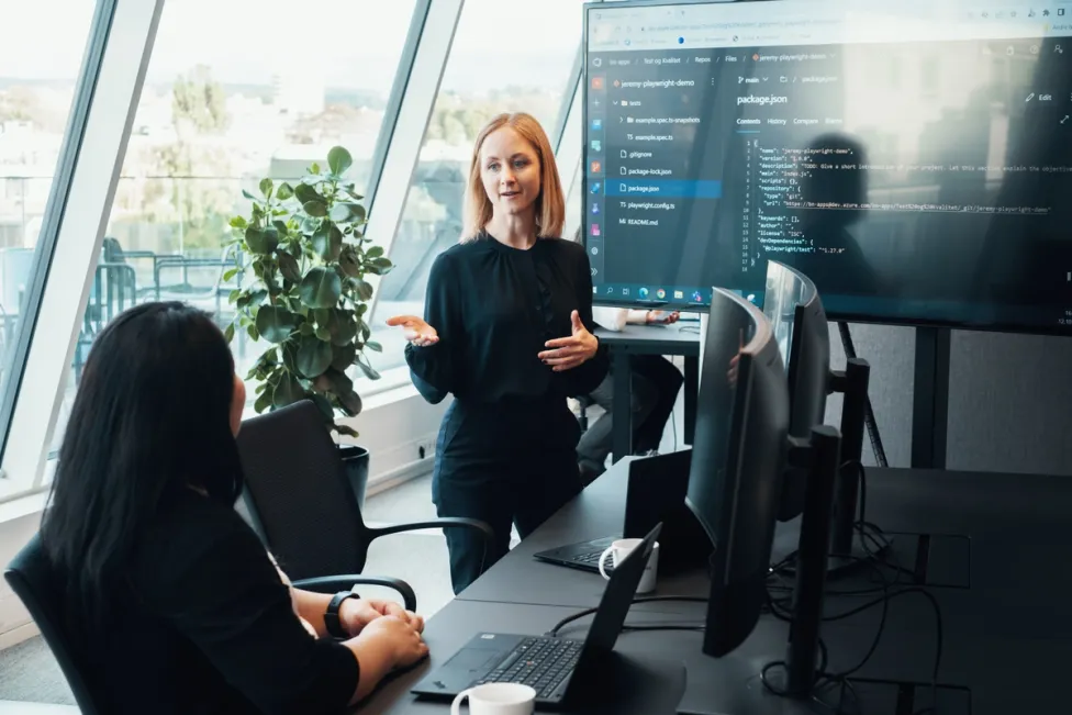 image: Velkommen til en verden av teknologi, innovasjon og bærekraft!